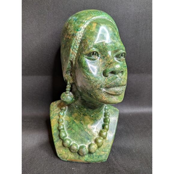 James Tandi Green Stone African Woman Carved Bust Signed Excellent Condition - Picture 6 of 10